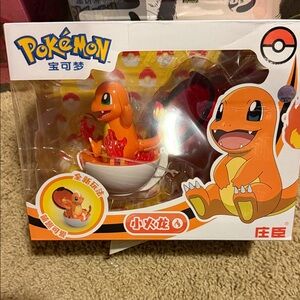 Pokémon Charmander action figure set Charmander  popping out of a Poké Ball.